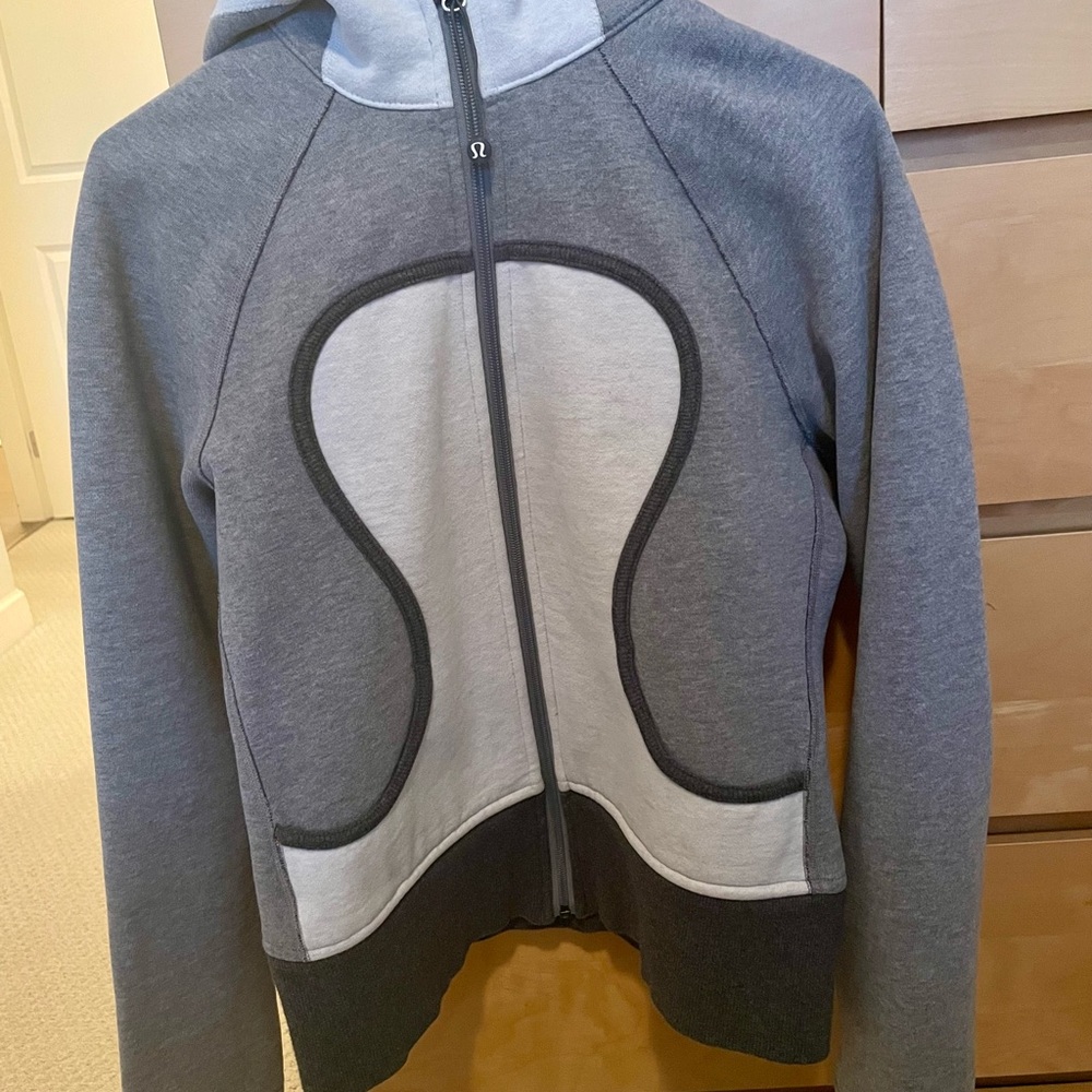 Lululemon retro scuba hoodie size 6